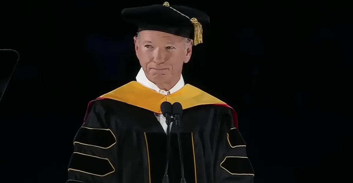 米大学の卒業式でテックCEOにブーイング、AI礼賛スピーチが次々炎上