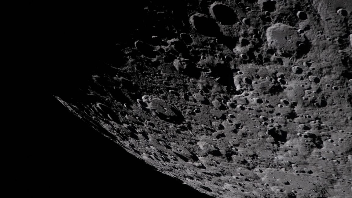 NASAの月面基地計画が本格始動、ドローン4機が退役後に「境界線」を引く構想