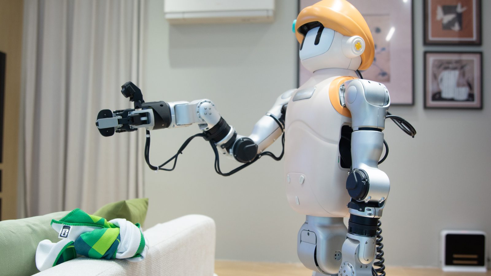 中国が家庭用ロボット訓練データで米国を逆転。JD.comが60万人体制を敷く