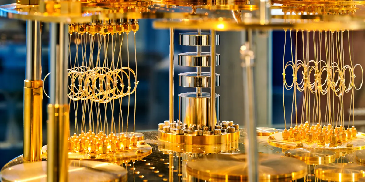 耐量子暗号の企業導入は『危機』ではない。量子がRSAを破る確率、専門家32人が2040年に50%と予測