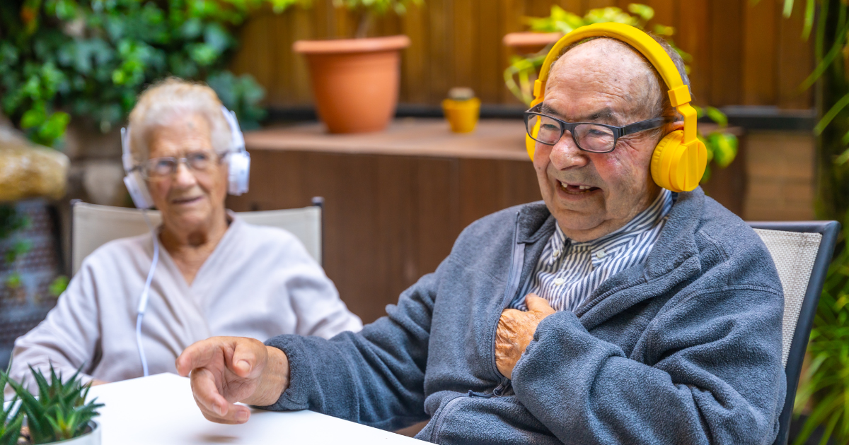 「毎日聴く」だけで39%減。音楽が認知症リスクを下げる理由